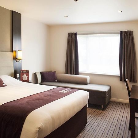 Premier Inn Glasgow Braehead Esterno foto