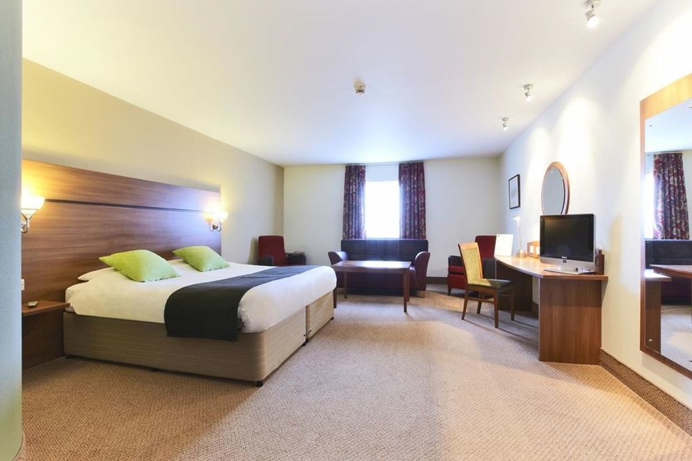 Premier Inn Glasgow Braehead Esterno foto