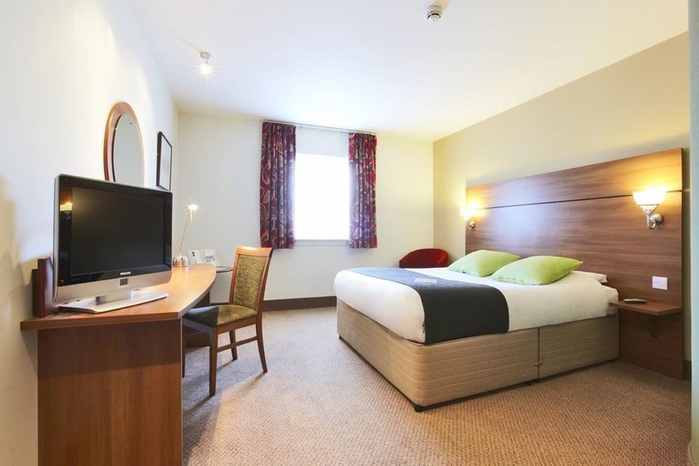 Premier Inn Glasgow Braehead Esterno foto
