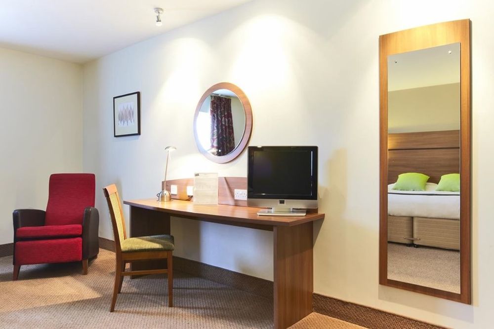 Premier Inn Glasgow Braehead Esterno foto