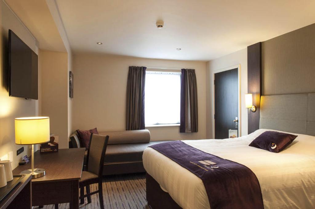 Premier Inn Glasgow Braehead Esterno foto