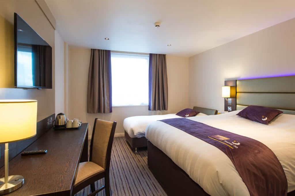 Premier Inn Glasgow Braehead Esterno foto