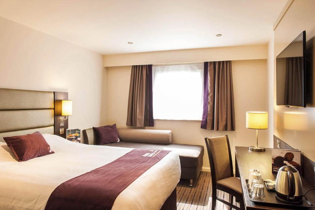 Premier Inn Glasgow Braehead Esterno foto
