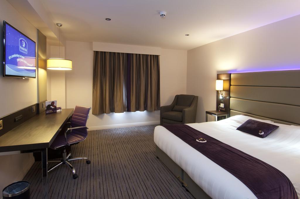 Premier Inn Glasgow Braehead Esterno foto