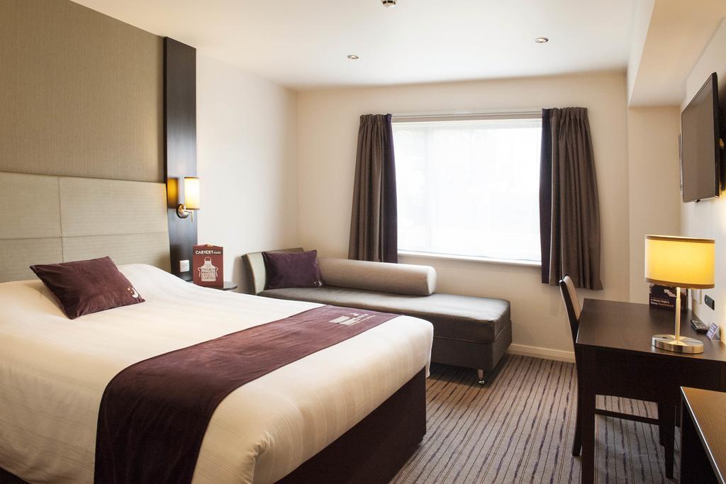 Premier Inn Glasgow Braehead Esterno foto