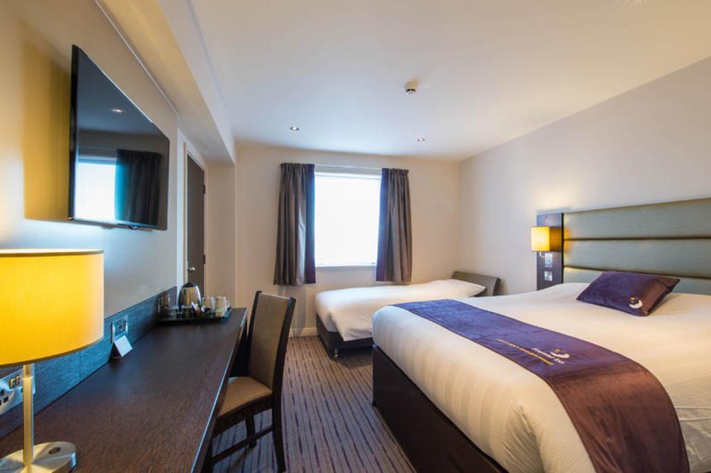 Premier Inn Glasgow Braehead Esterno foto