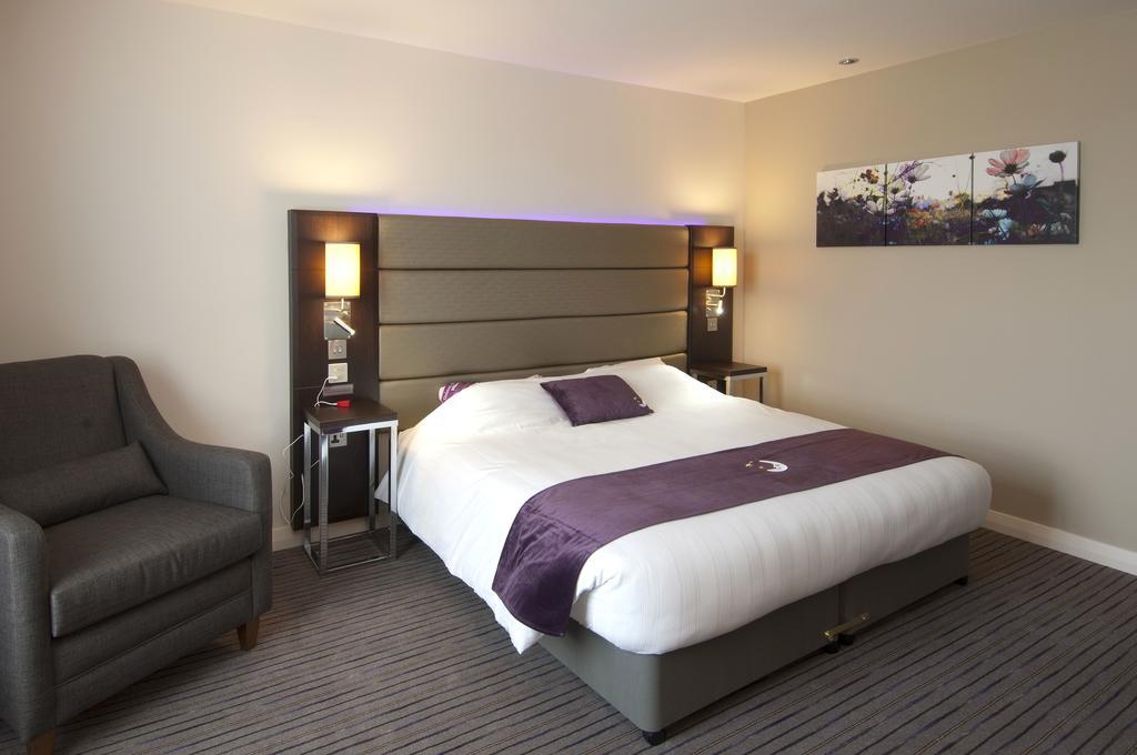 Premier Inn Glasgow Braehead Esterno foto