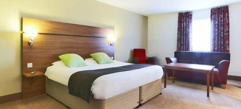 Premier Inn Glasgow Braehead Esterno foto